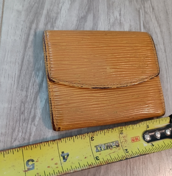 Auth Louis Vuitton Epi Leather Yellow Card Case Wallet - Picture 6 of 8